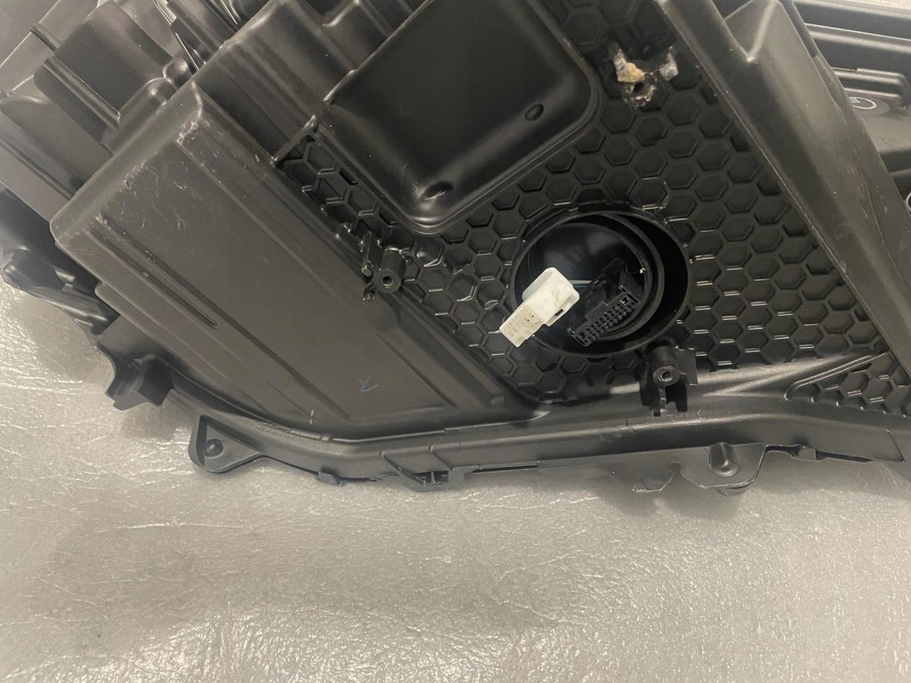 фото №4, Лампа передня subaru solterra full led