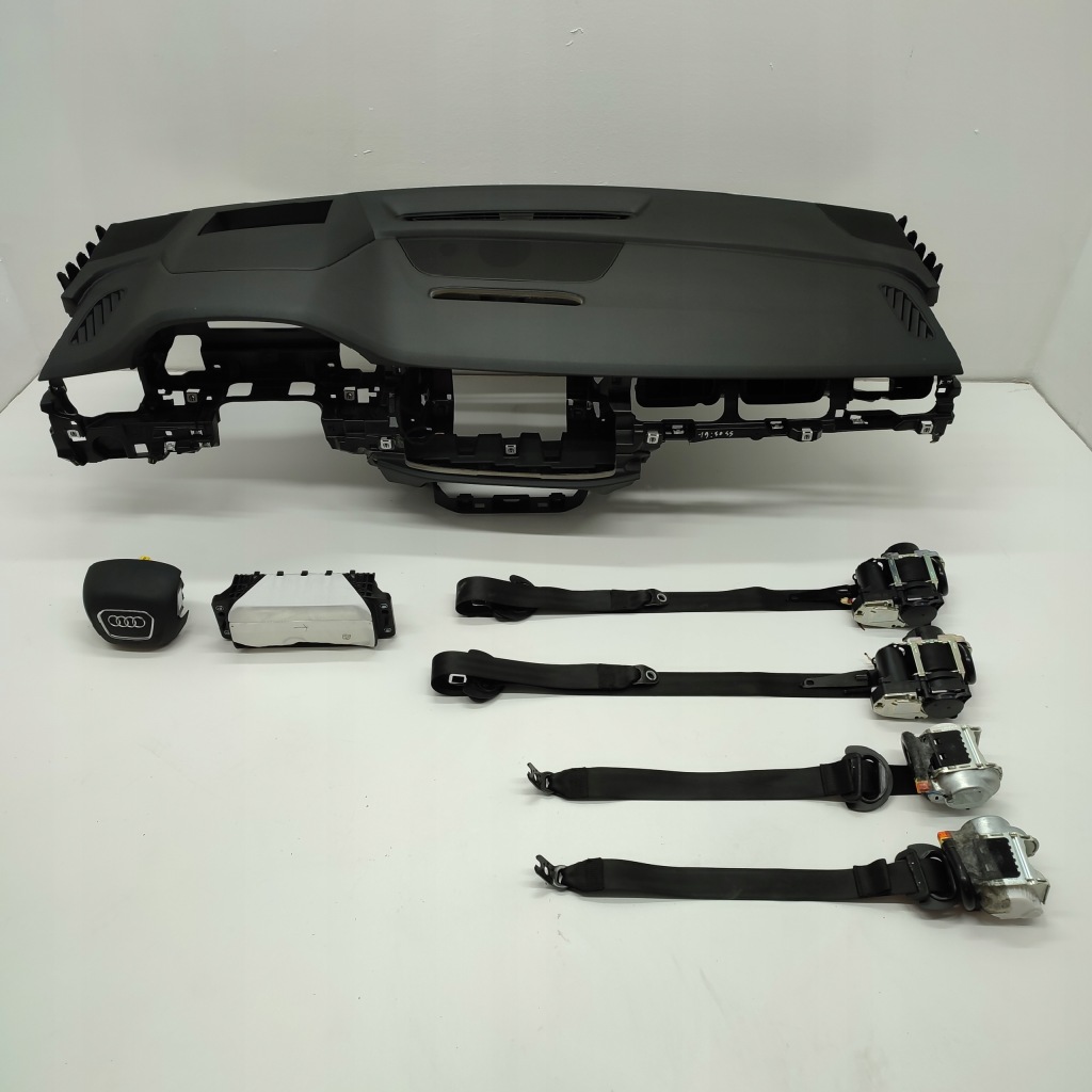 фото №1, Audi q7 4m приборная панель консоль подушка безопасности подушки безопасности ремни