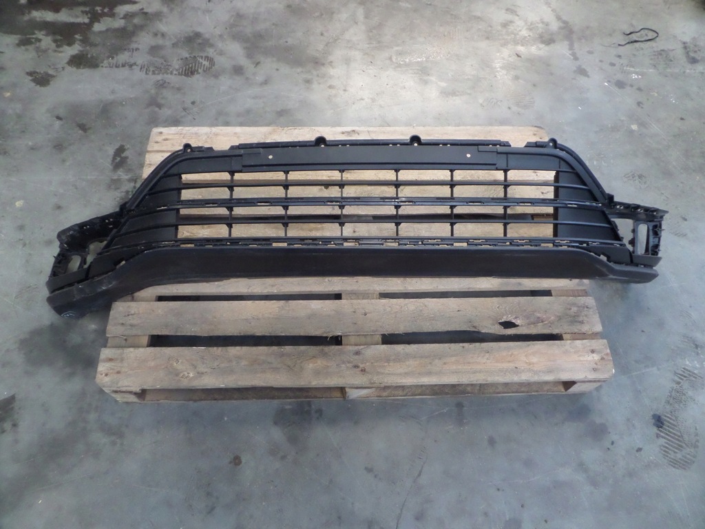 фото №1, Спойлер накладка бампера перед чорний решітка оригінальний номер vw t-roc 2ga805903b9b9