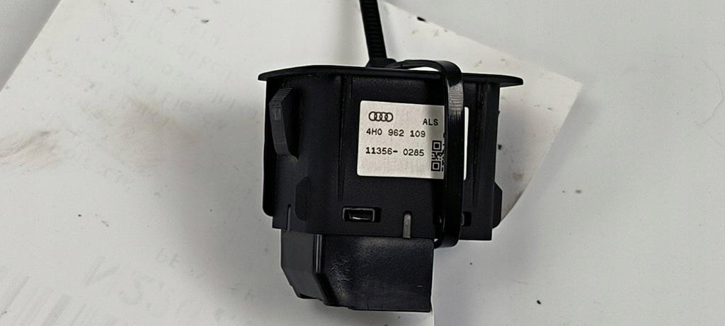 фото №2, Кнопка сигналізація 4h0962109 audi a6 c7