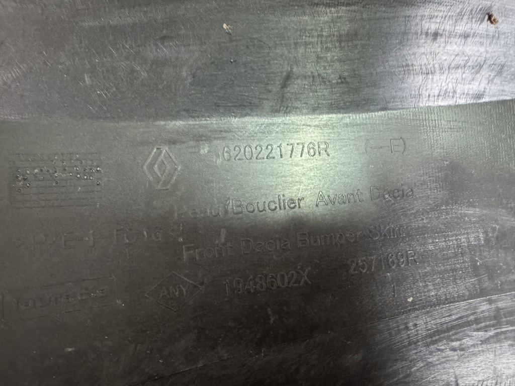 Dacia duster ii 17-23r. - бампер перед передний 620221776r Киев