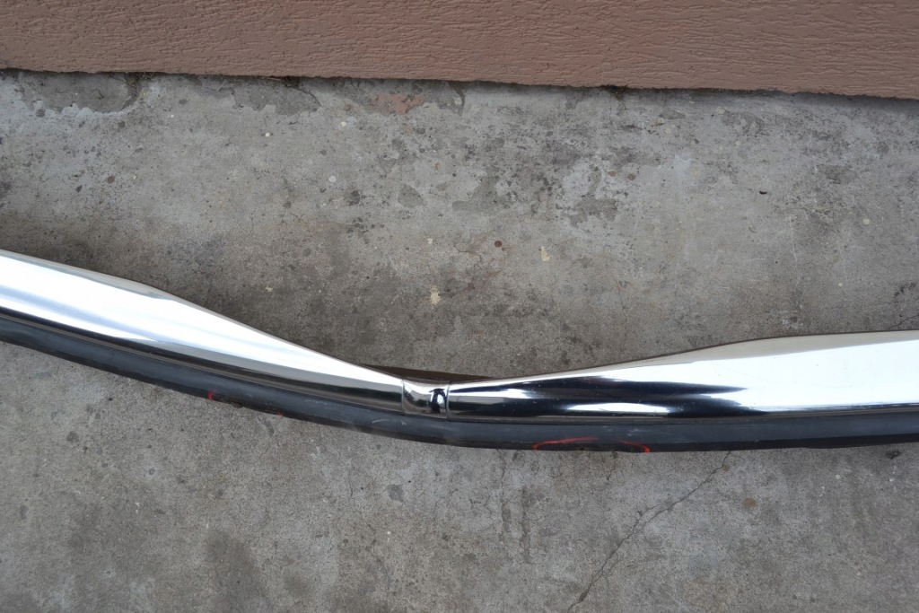 Mercedes w114 бампер перед передній хром Оригінал