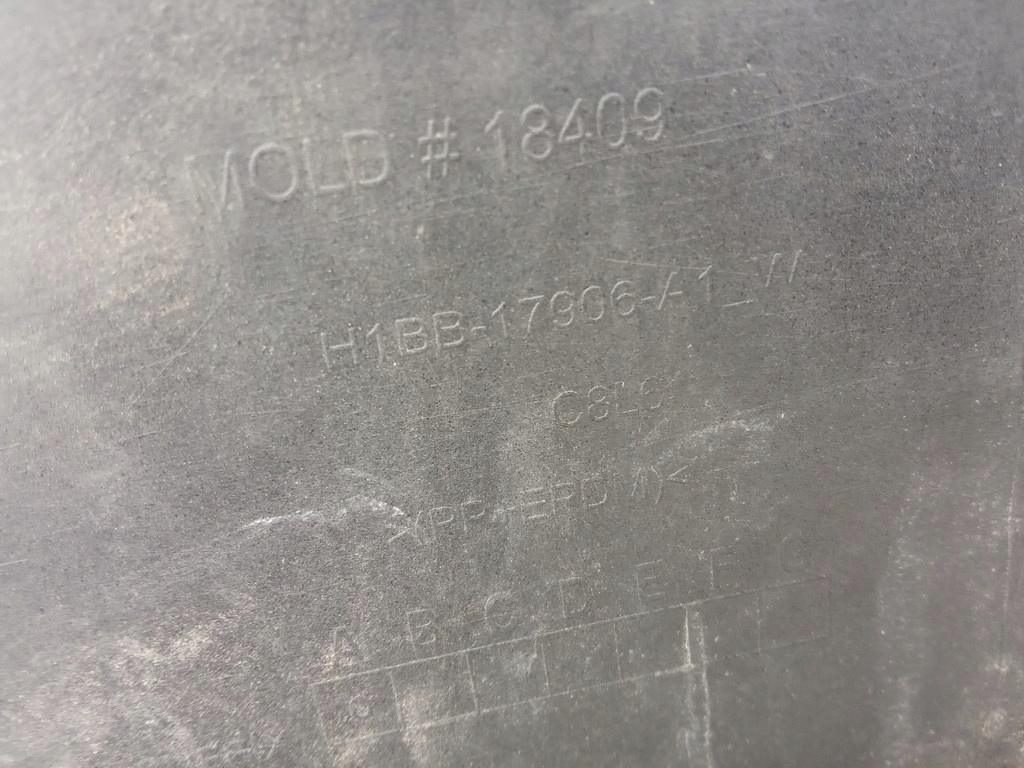 фото №9, Ford fiesta mk8 2017-22r.- бампер задняя 4xpdc