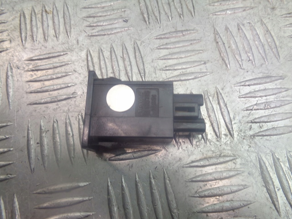 фото №3, Переключатель крышка заливной toyota avensis t25 158795