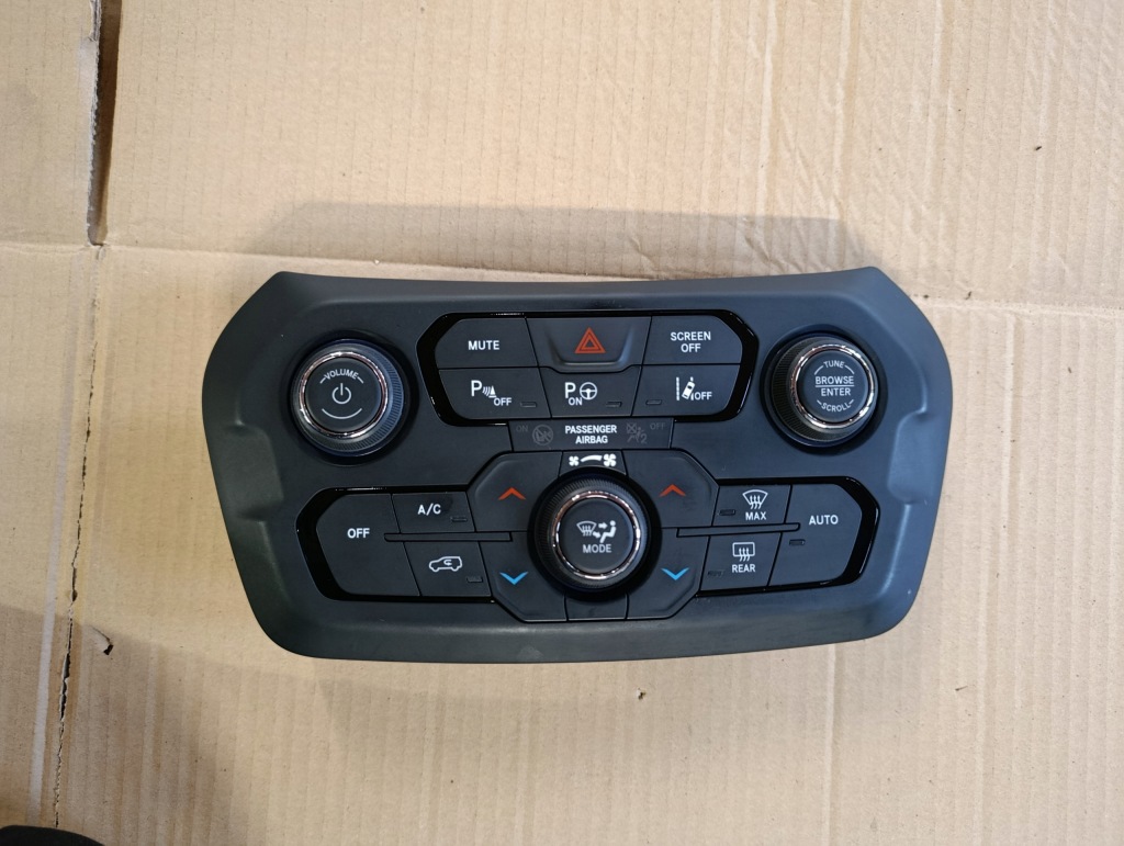 фото №1, Jeep renegade 4xe панель обдув кондиционера 07357677880