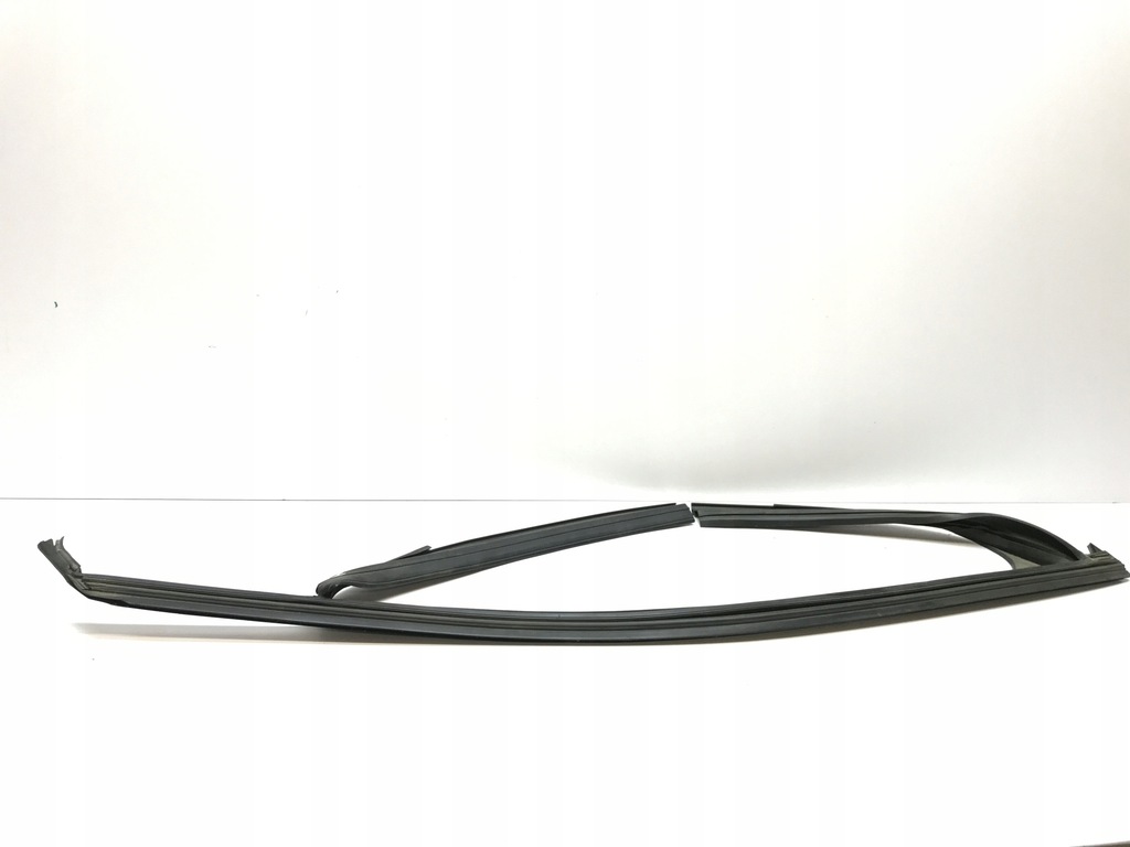 фото №1, Volvo v40 ii прокладка рамки дверь правый задняя 31278599