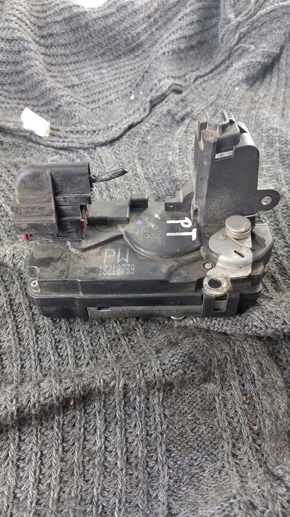 фото №1, Замок правий задня opel zafira b 06r