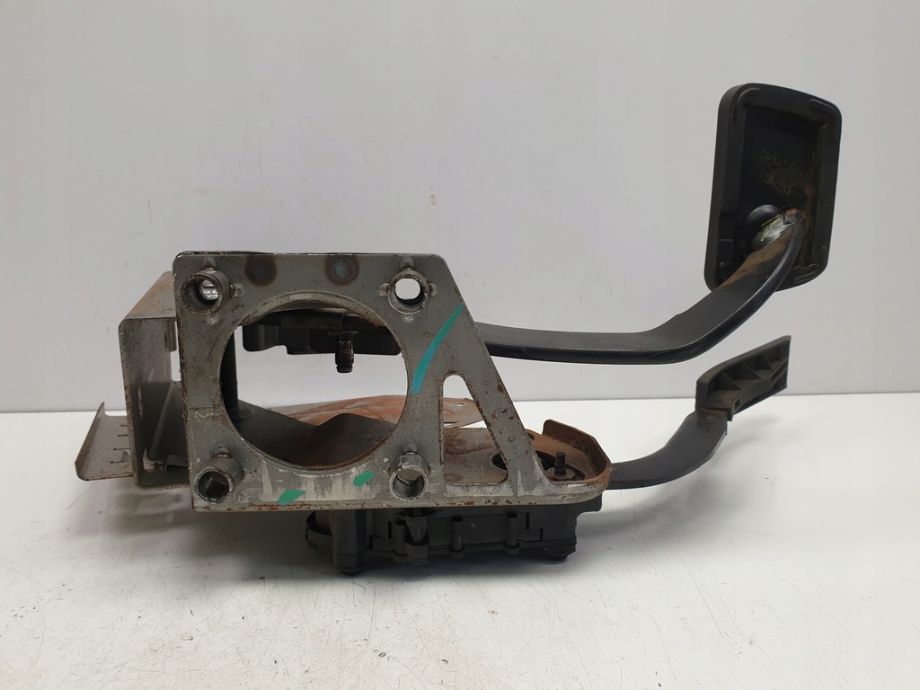 фото №9, Chevrolet equinox педаль гальма газу 15222244