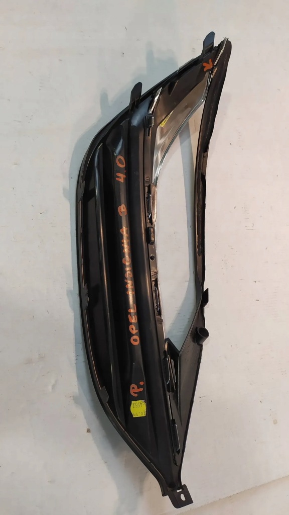 Решётка бампера перед правая opel insignia b Недорого