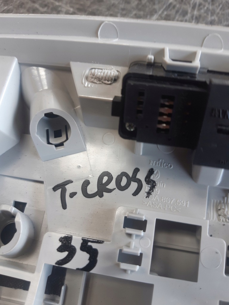 фото №3, Лампа потолочный 2ga867591 vw t-roc