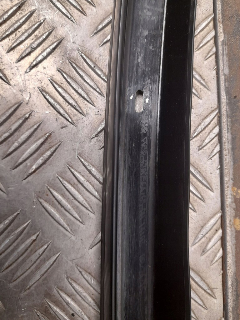 фото №5, Ford mustang vi 2016 молдинг / прокладка стекло дверь