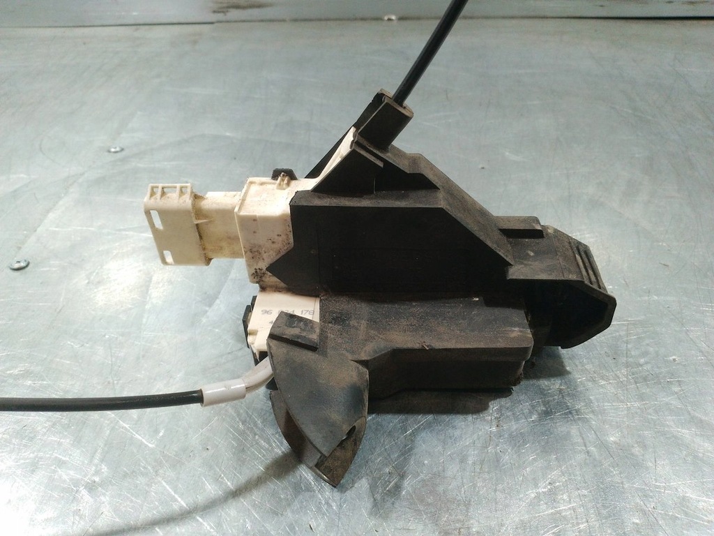 фото №8, Замок двері лівий перед peugeot 407 sw 9683417880