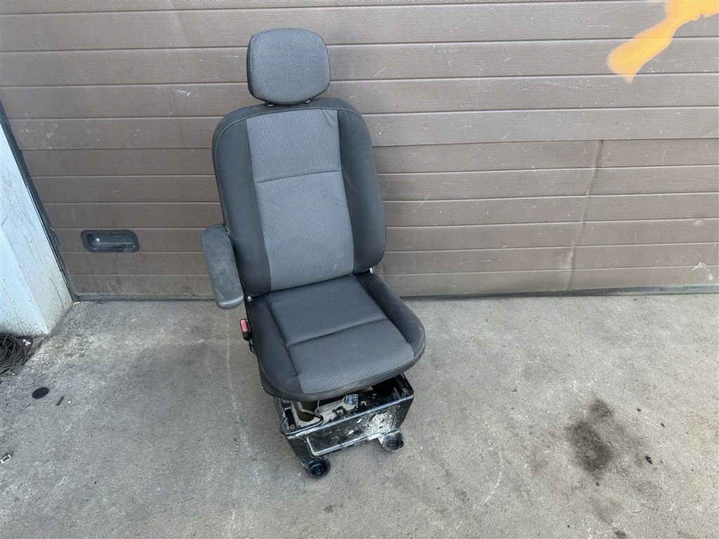 Сиденье водителя левый перед левый передний renault master 3 iii 4 iv 10-23r в Украине