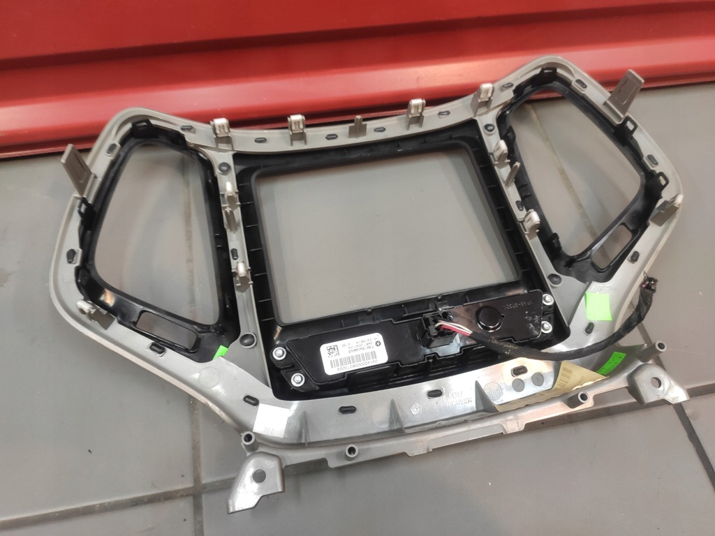 фото №8, Jeep cherokee kl 2.0crd 13-18 панель рамка воздуховод решётки обдув приборная панель