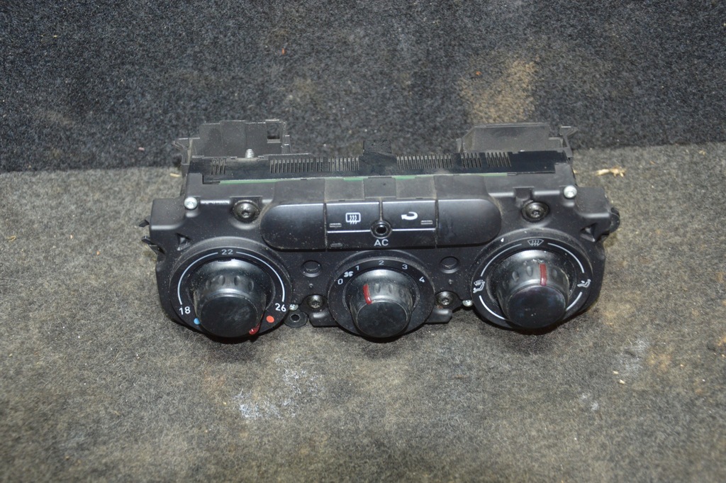 фото №1, Seat leon ii панель кондиционера