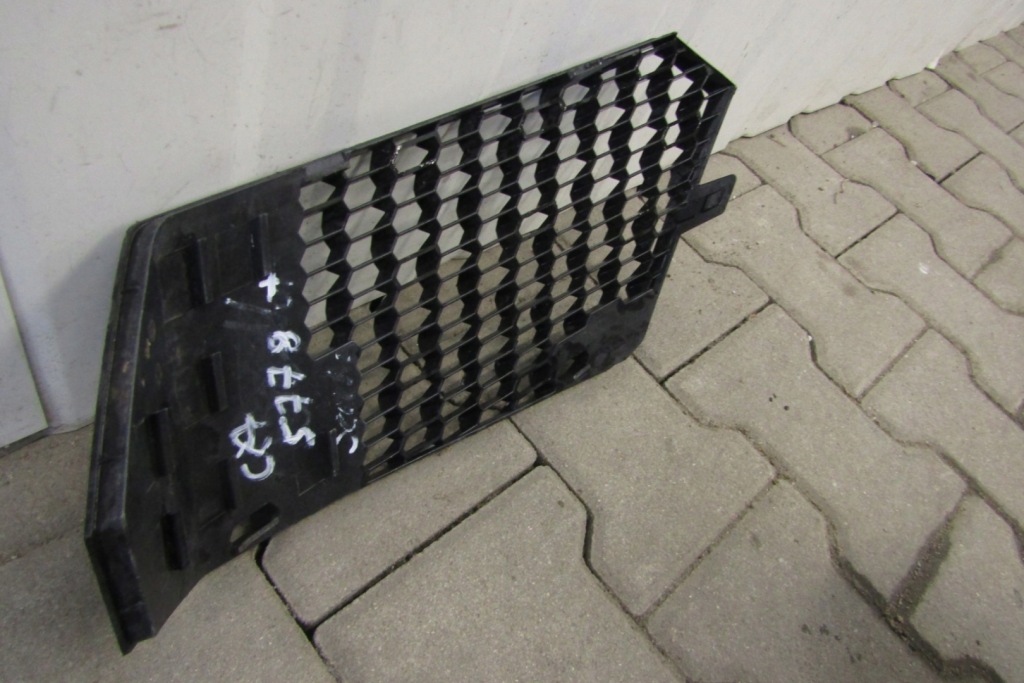 Решётка заглушка левая бампер перед lamborghini aventador roadster 11- Киев