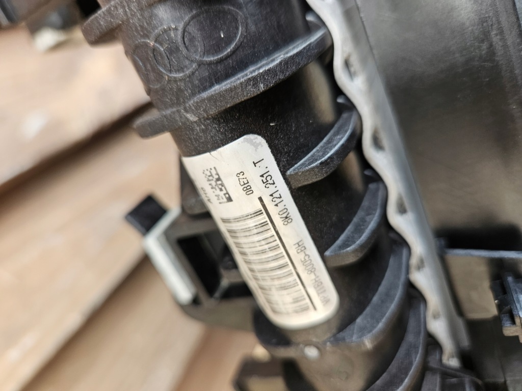 Комплект радіатор audi a4b8 a5 2.0 tdi кондиціонер вентилятор Недорого