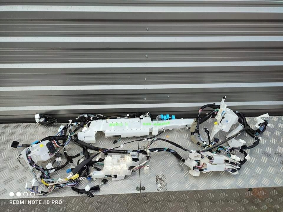 фото №1, Toyota auris ii електропроводка pod консоль eu.