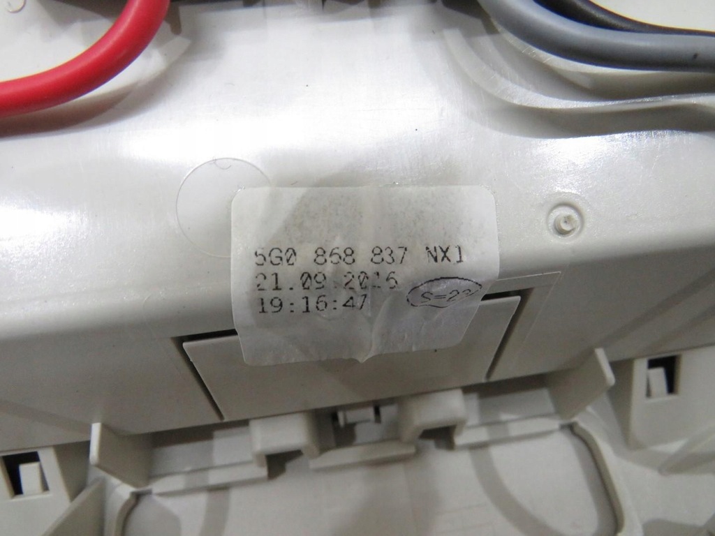 фото №6, Лампа освещение кабины passat b8 5q0951172