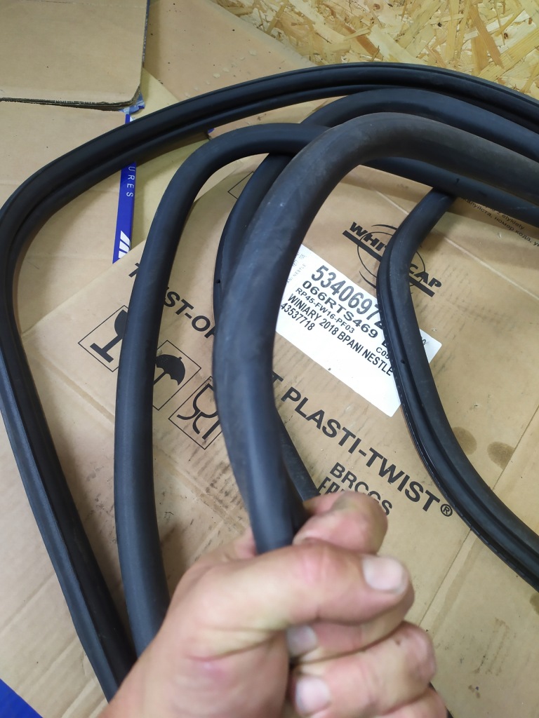 фото №3, Комплект прокладка двері кришки peugeot 2008 ii