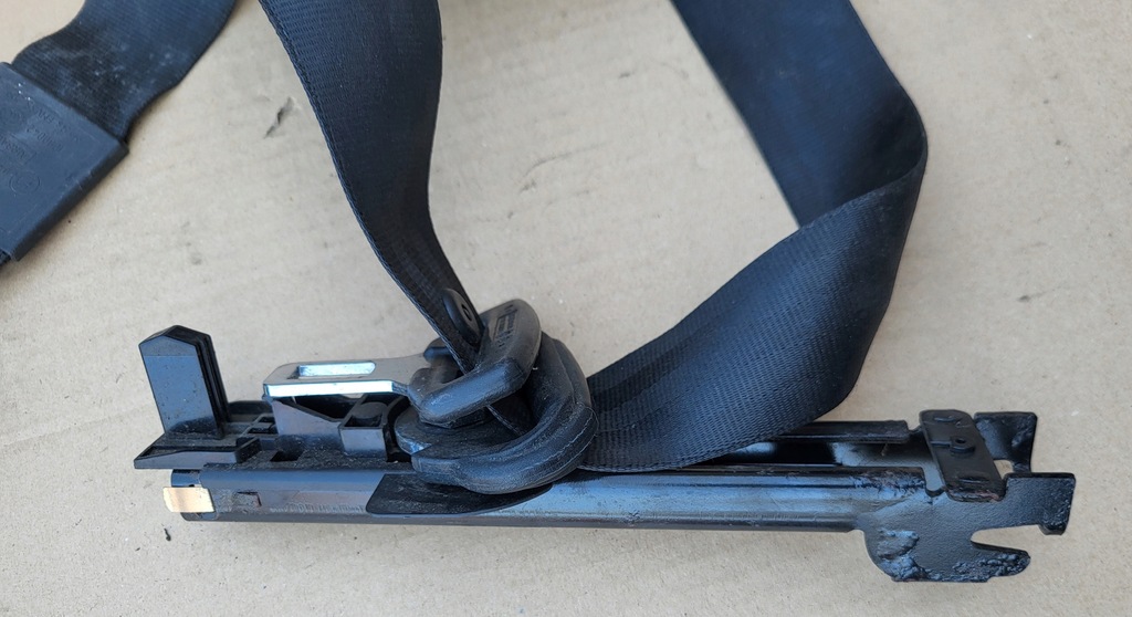 фото №12, Pas безпеки натягувач повзунок лівий перед водія audi a6 c6 4f оригінальний номер eu