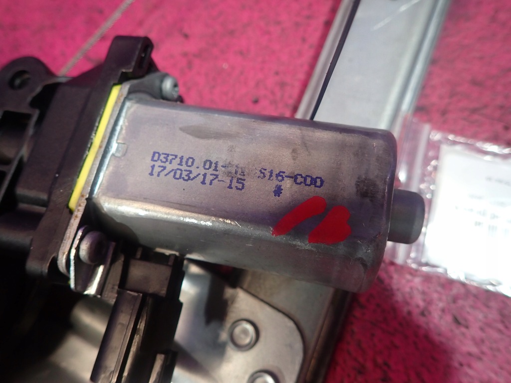 фото №5, Sandero ii hb 5d 17-20 подъемник стекло перед правый