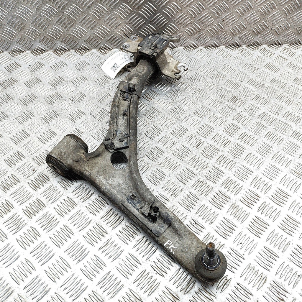 фото №6, Mercedes-benz cla c117 x117 w117 2013 ліва сторона нижній важіль передній