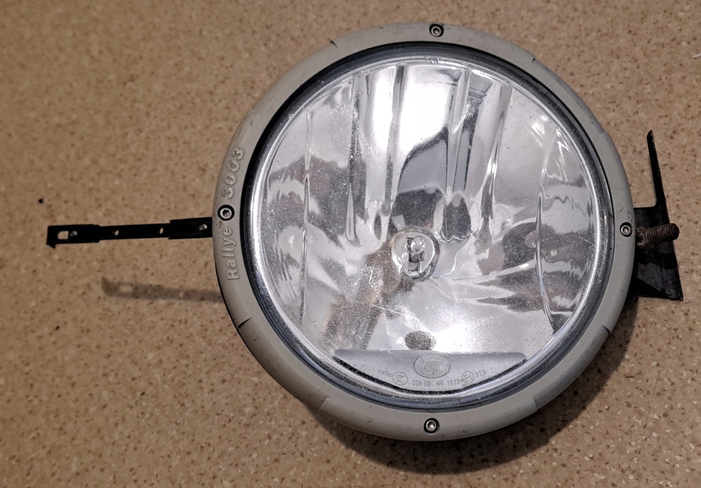 Купить Фара дальний свет hella 1f8 009 797-121