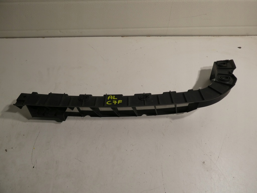 фото №1, Skoda octavia iv 2021 направляющая бампера левый задняя