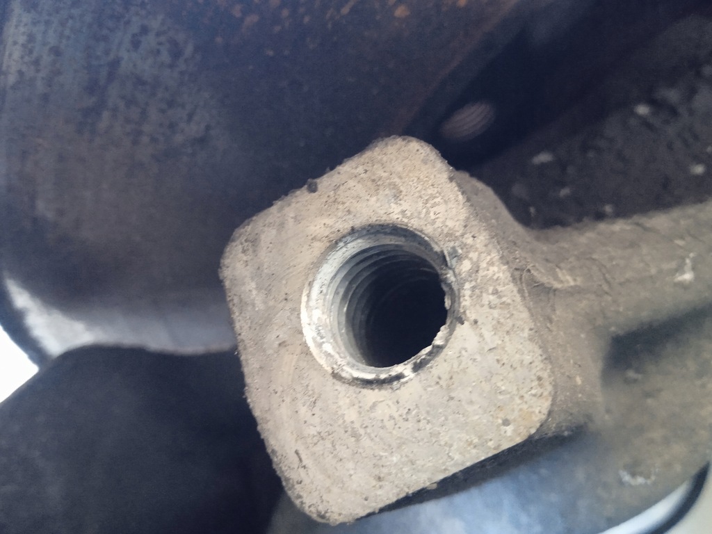 фото №7, Alfa romeo 159 поворотный кулак ступица левая передняя левый перед 1,9jtd 120km