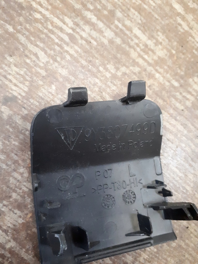 Porsche cayenne 20- заглушка фаркоп w бампер задній ліва 9y3807499d Недорого