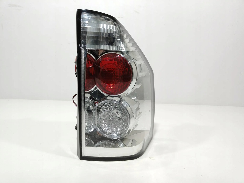 фото №1, Mitsubishi pajero iv лампа правый задняя