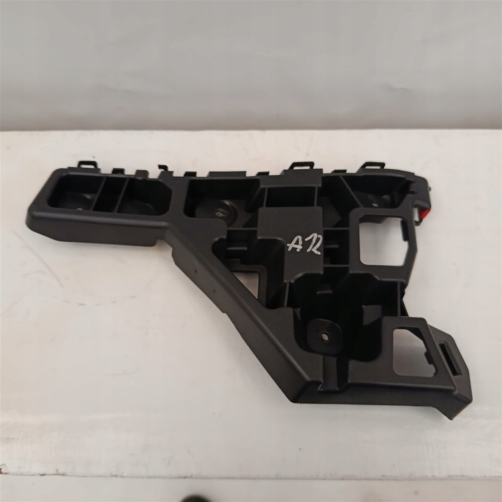 фото №1, Напрямна бампер правий задня opel cascada 13369029