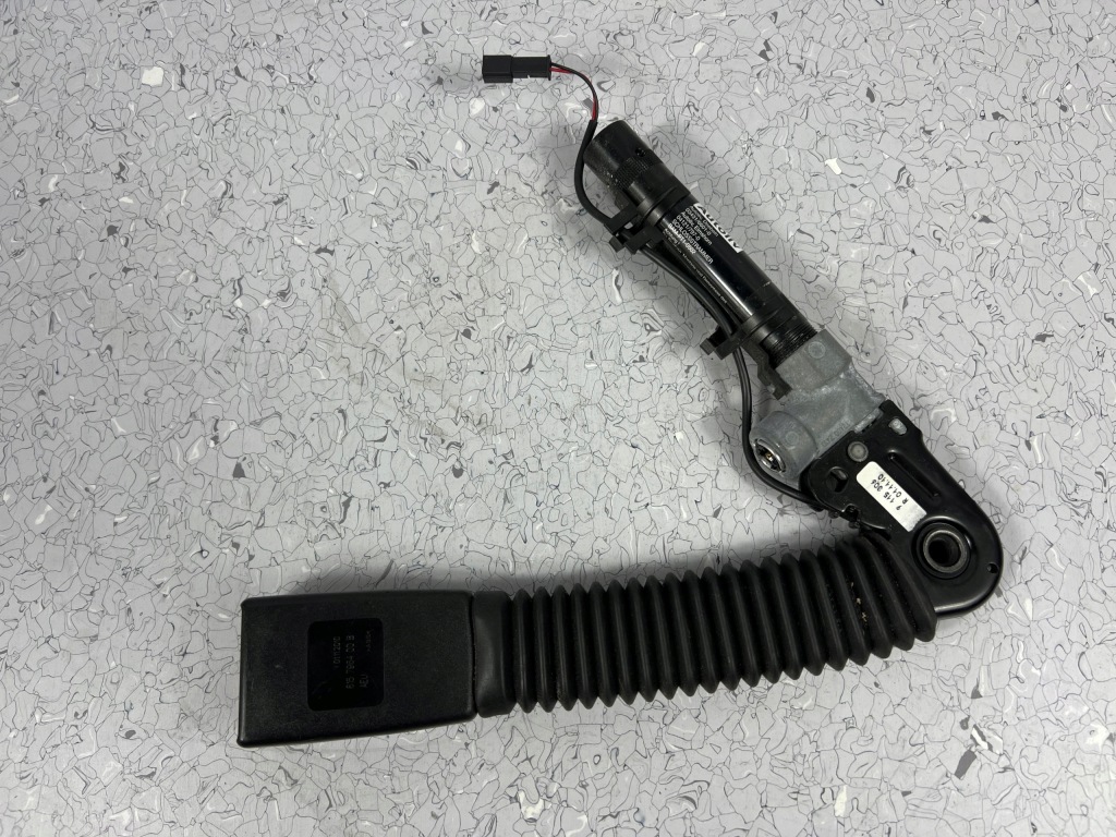 Купить Bmw 5 f10 натяжитель поперечина безопасности правый  перед 615796400b 56306741 #