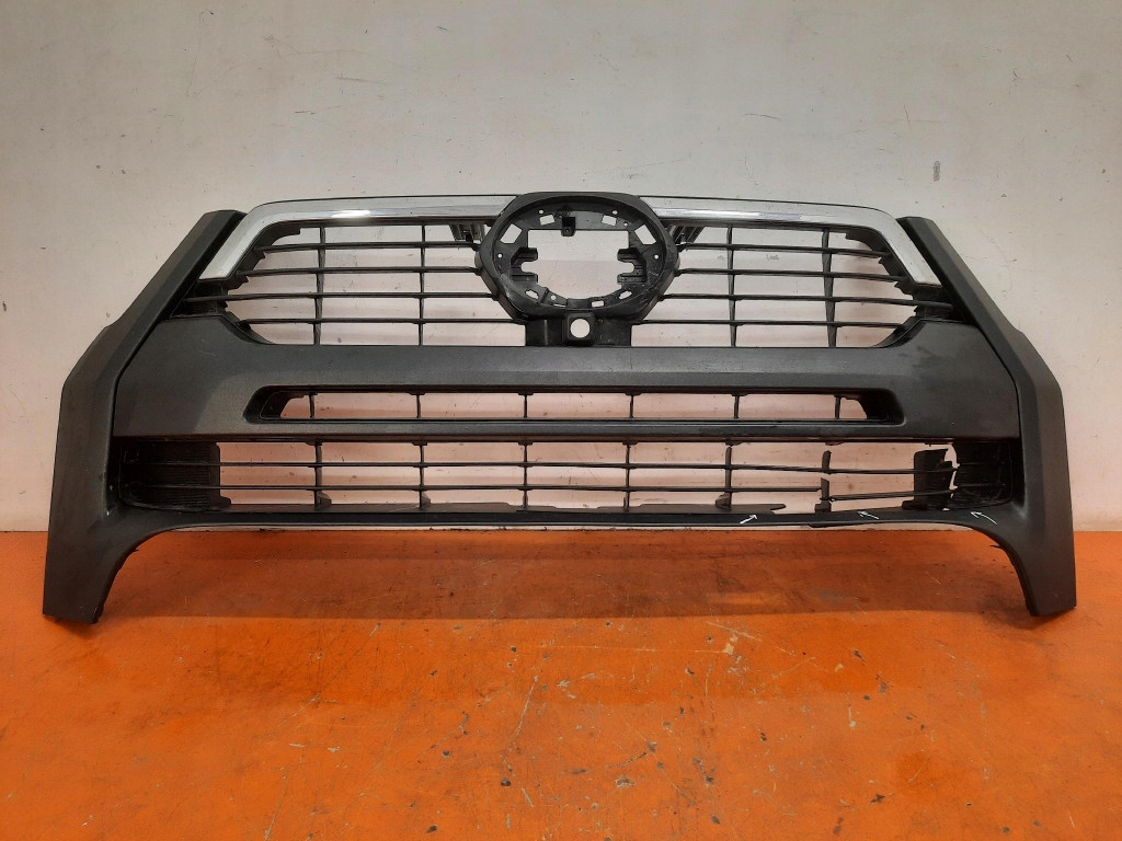 фото №1, Toyota hilux viii 15- решітка бампера перед решітка радіатора решітка радіатора 53100yp751