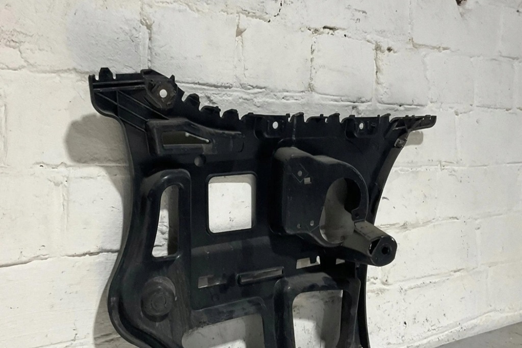 фото №9, Левый направляющая заднего бампера bmw 3 e90 7202667 3.0l бензиновый 225kw 2011