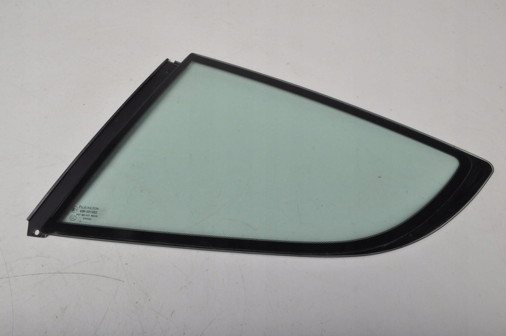 фото №3, Aston martin db9 скло кузовна лівий задня 2004r