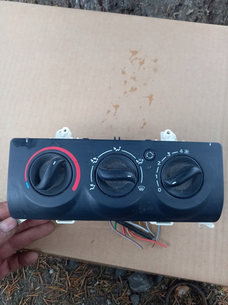 фото №1, Панель обдув bez кондиционер 8200147157 renault clio ii lift