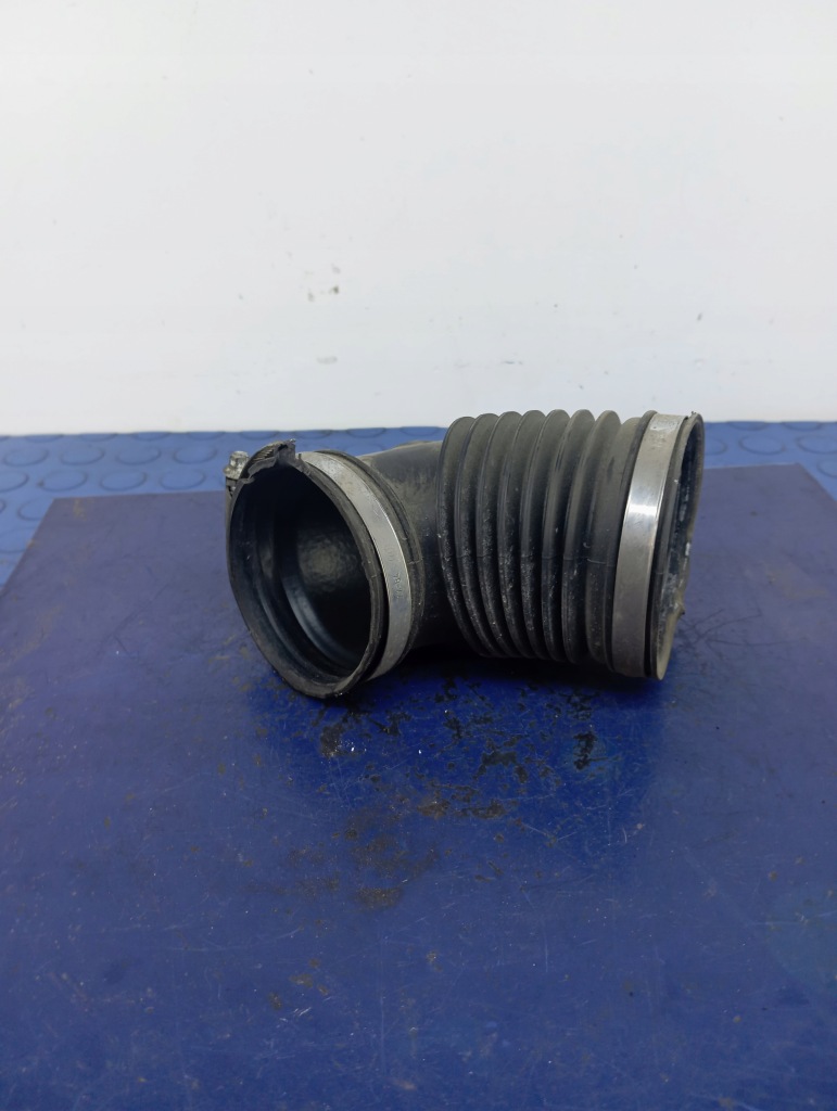 фото №1, Bmw e81 e87 труба повітрозабірник повітря 13717523631