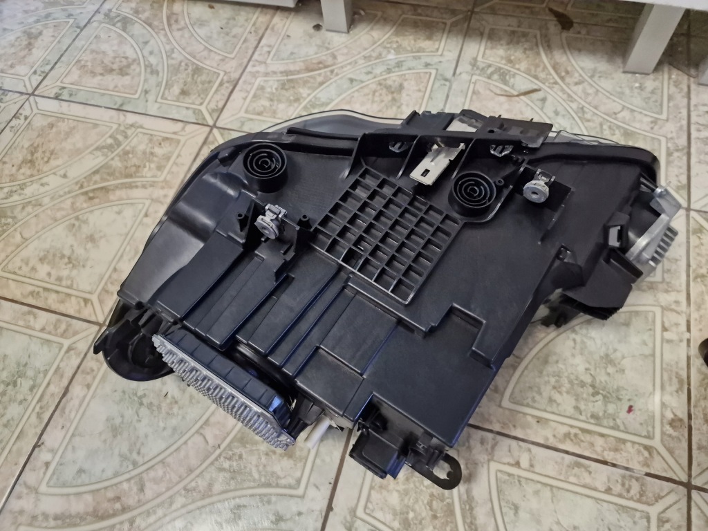 Bmw x1 f48 фонари full led вентилятор Киев