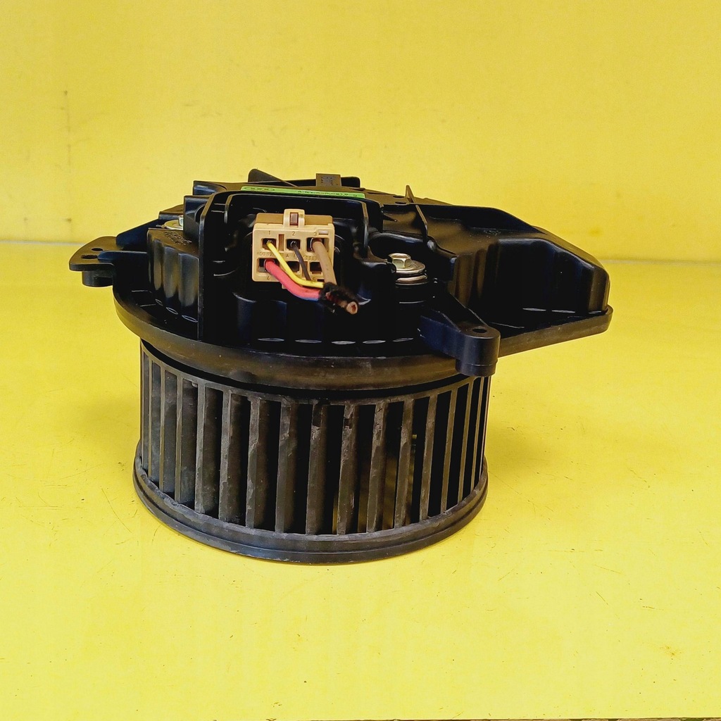 фото №5, Воздуходувка обдув вентилятор audi a4 s4 b6 8e 8h 3.0 8e1820021b nr587