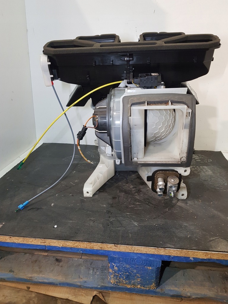 фото №1, Обігрівач комплектна mercedes w169 a1698200642