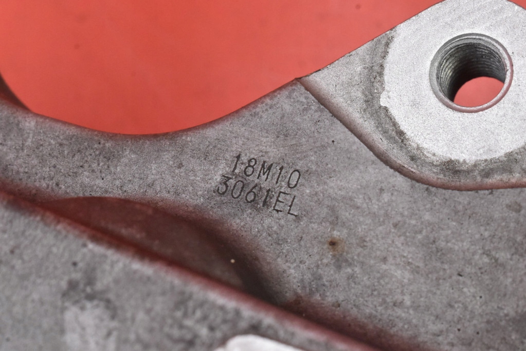 Купити Супорт гальмівний лівий перед 1044621-00-d tesla model 3 17-21