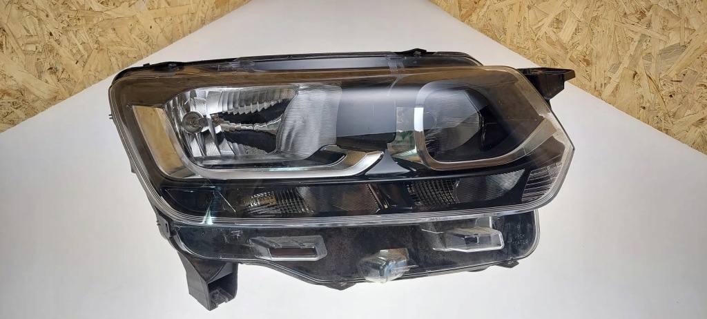 фото №1, Toyota proace city 2021 лампи передні