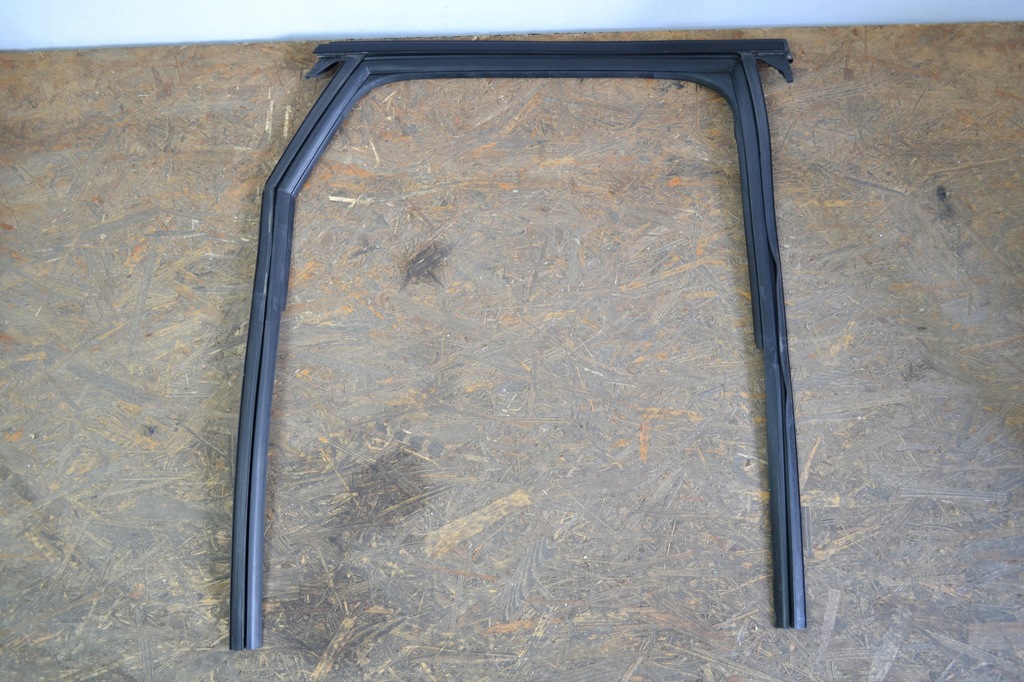 фото №1, Прокладка двері правий задня audi q3 83a839432