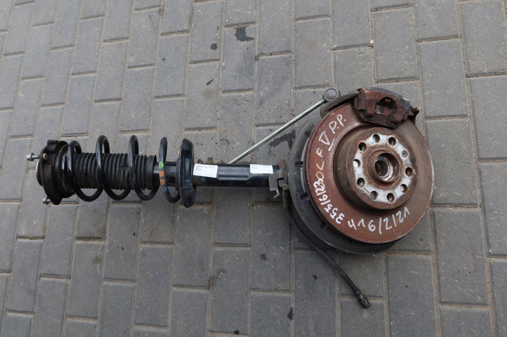 Купити Поворотний кулак правий перед golf v