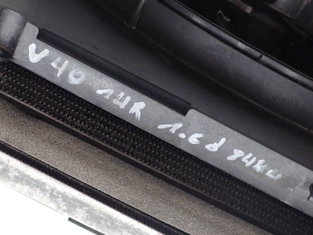 Комплект радиатор кондиционера воды вентилятор volvo v40 2 1.6d 31319165 Киев