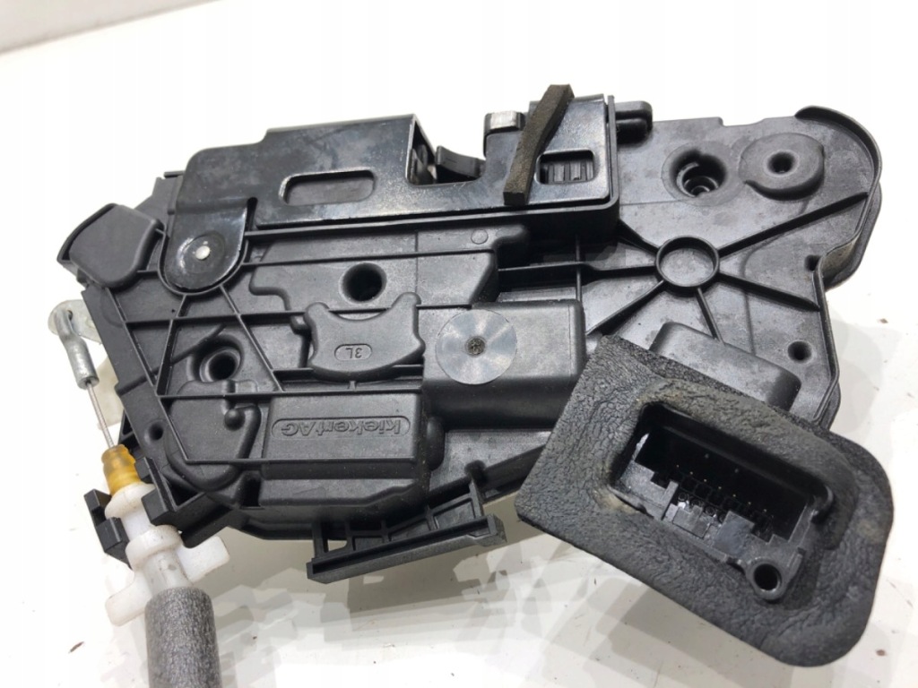 фото №2, Замок дверь левый перед skoda rapid kombi 5e1837015a кронштейн