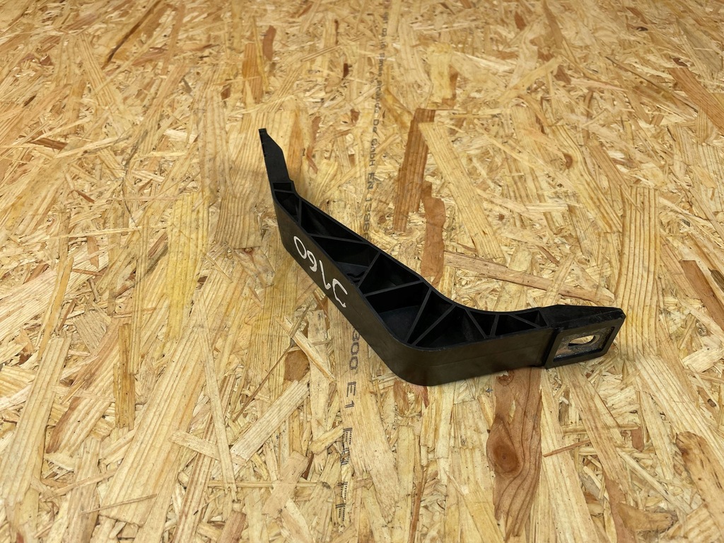 фото №8, Кронштейн направляющая кронштейн поперечина перед правый audi q3 8u 8u0805528 2010-