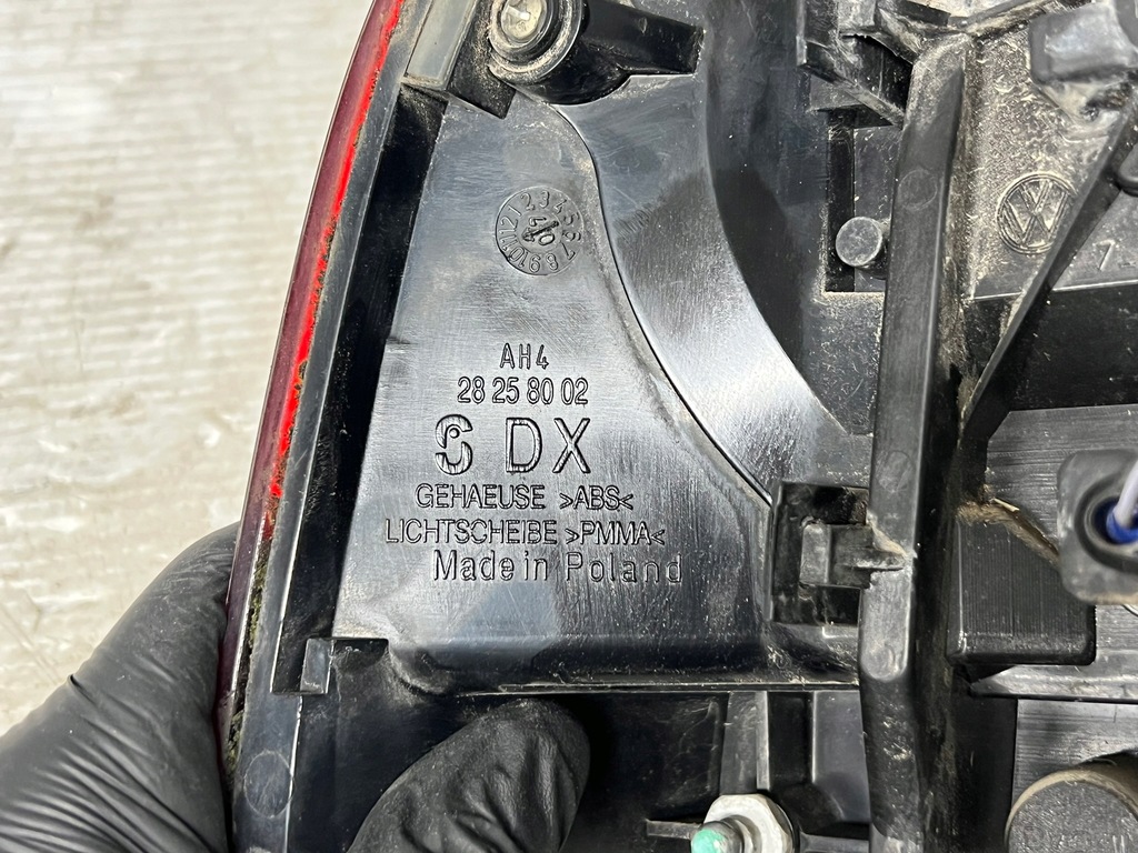 фото №7, Volkswagen touareg лампа правая задняя 7l6945258